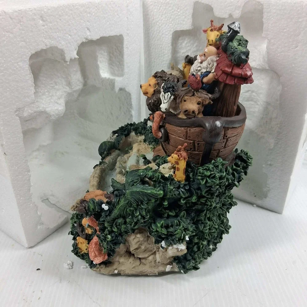 St Nicholas Square Noahs Ark Musical Holiday Fountain Joy to the World Tabletop